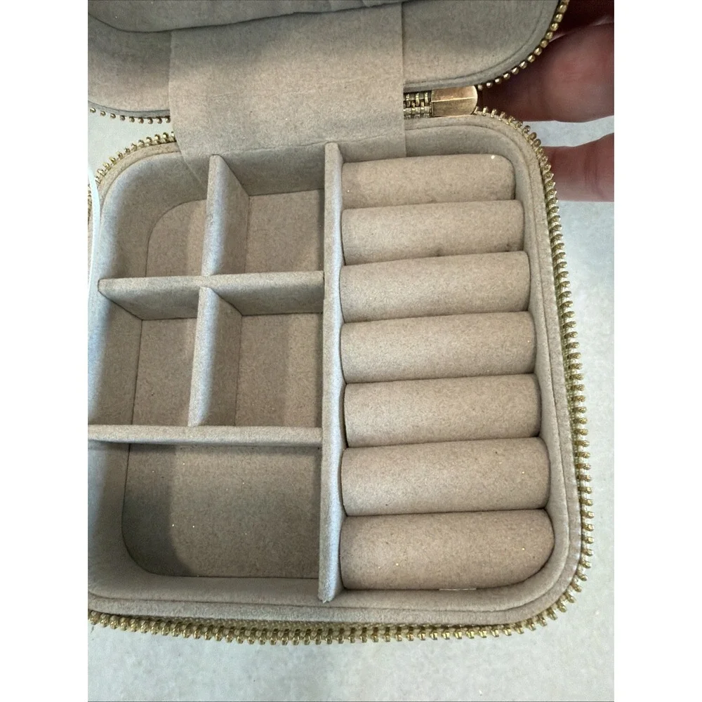 Hives‎ And Honey Travel Jewelry Case GWB01